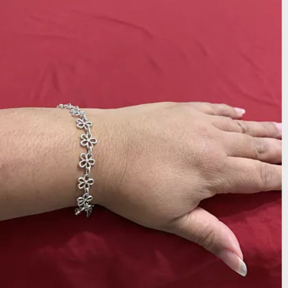 Great Retired James Avery Daisy Charm Bracelet Charm Bracelet